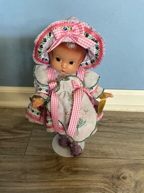 Vintage Effanbee Garden Party Patsy Joan Doll w/stand, Hang Tag & Charm